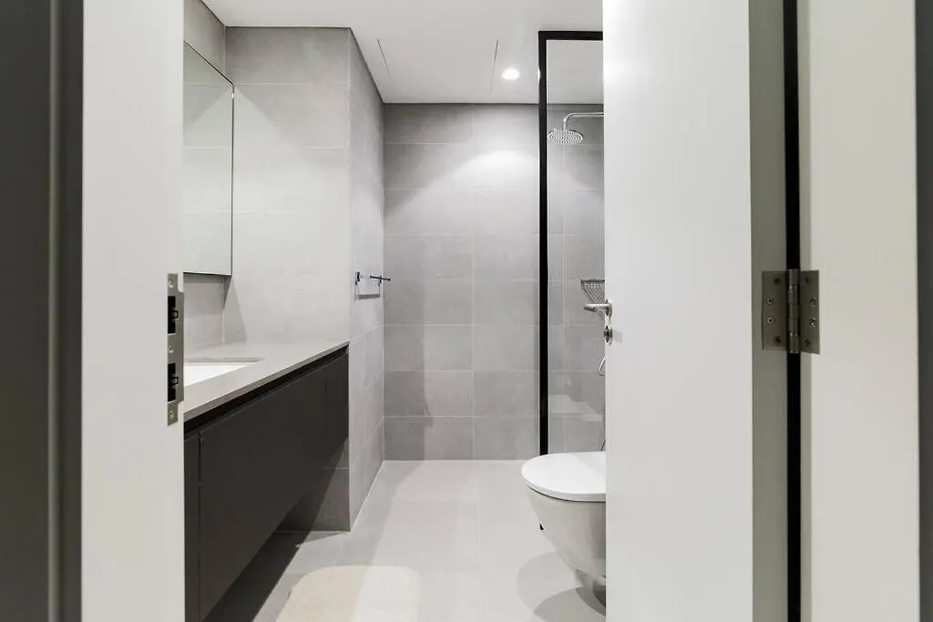 Sahab - Panoramic Pool View 1Br Tiraz Building Apartment Sharjah