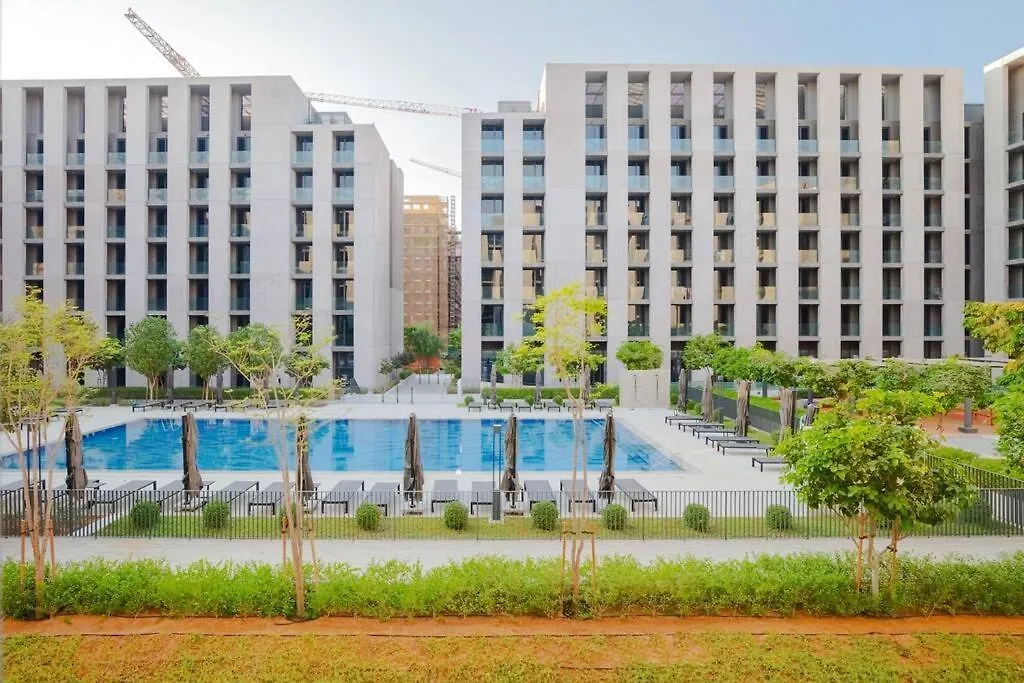 Sahab - Panoramic Pool View 1Br Tiraz Building Apartment Sharjah